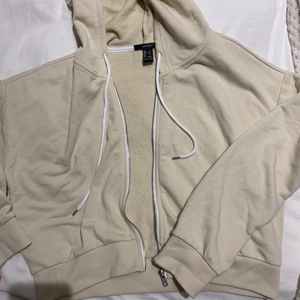 cropped zip up hoodie